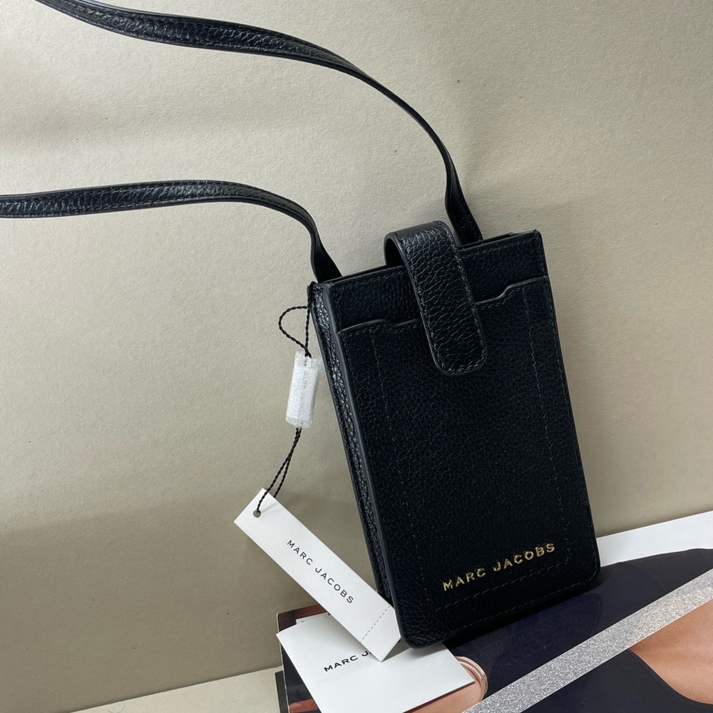 (new+tag) Marc Jacobs phone full leather crossbody fit iphone pro max - Picture 6 of 14